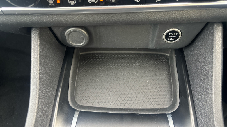 Nissan Qashqai 1.3 DiG-T MH Acenta Premium 5dr Petrol Hatchback